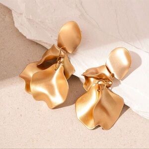 Elegant Gold Statement Earrings